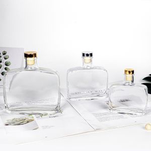 Transparent 300ml 500ml Empty Glass Wine Bottles Embossing Electroplating