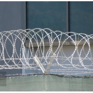 Manufacturer Supply 500mm Coil Diameter Concertina Razor Barbed Wire