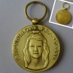 Quality Antique gold / Matte Gold copper Custom Made Emblems with factory price for sale