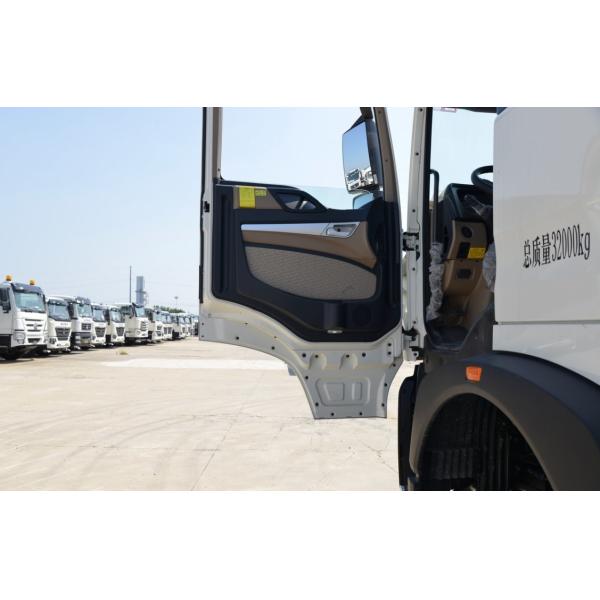 SINOTRUK HOWO TX Fuel Oil Tank Truck 350HP 8X4 Fuel Oil Delivery Truck