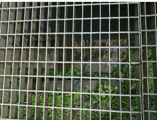 Galvanized Anti-Slip Steel Grating Walkway Platform with Bearing Bar 25x3 and Cross Bar 5x5