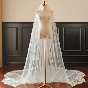 New Styles Customized Wholesale Chapel Appliqued Lace Tulle Bridal Wedding White