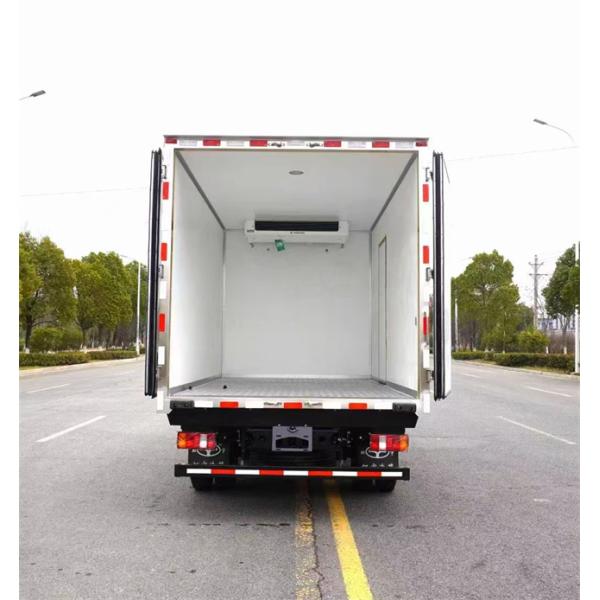 New Brand HOWO 4x2 4.2M Single Row Van Refrigerator Truck Wagon