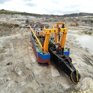 Powerful Diesel Engine 26inch Cutter Suction Dredger with 2000m Discharge