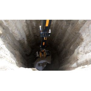 3600kg Clamshell Telescopic Cylinder Arm With Max. Digging Radius Of 4670mm