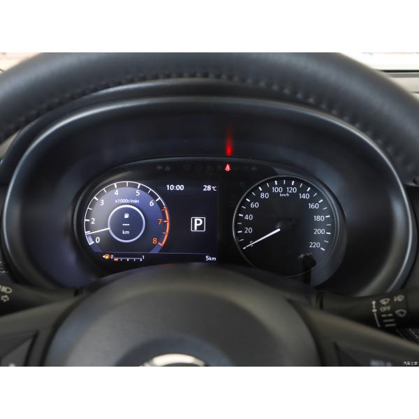 TPMS and Normal Steering Wheel Equipped Nissan KICKS 1.5L CVT 5 Seat Small SUV for Fast Speed Driving