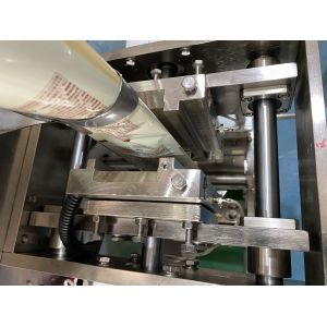 Bag Water Liquid Sachet Packing Filling And Sealing Machine 1000bph Pneumatic