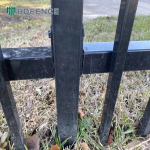 Metallic Finish Shiny Metal Tubular Fencing Easily Assembled