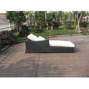 Hand-Woven Rattan Sun Lounger , Outdoor Garden Lounge Chair