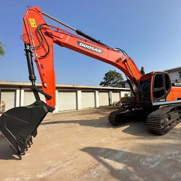 Large Dx300 Used Doosan Excavators Digger 30 Ton Hydraulic Earth Moving Equipment