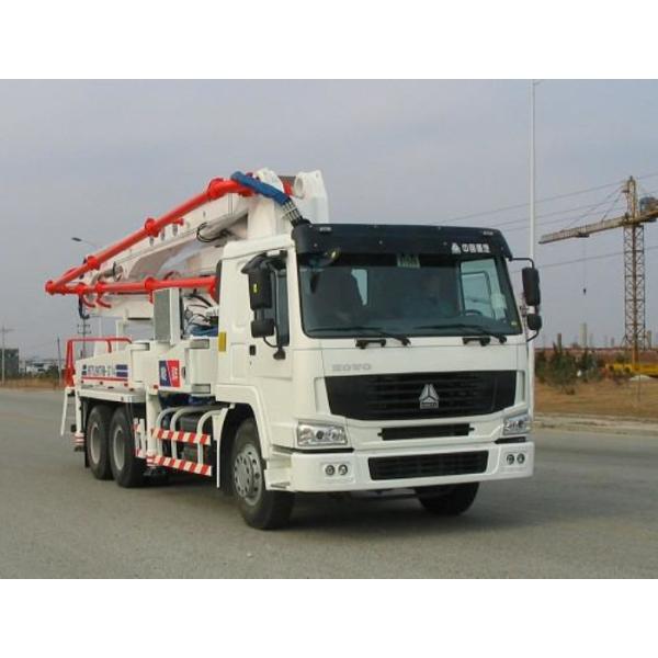 Safety Electronically Control Concrete Pump Truck Strong Stability With HOWO