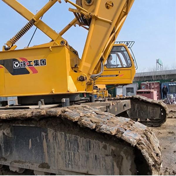 130 Tons Operating Weight Hydraulic Crawler Crane With 35% Max Gradeability And
