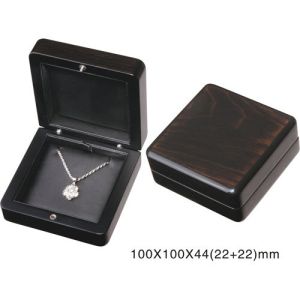 China Wooden Pendant Box on sale