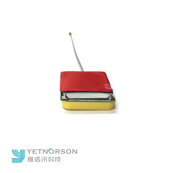 28±3dBi Gain Internal GPS Glonass Beidou Cremic Antenna for Car Navigation System