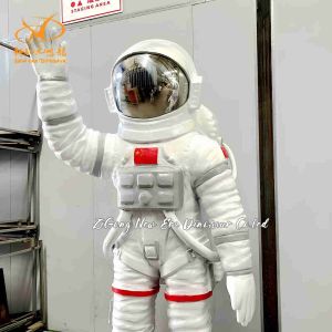 Customized Shape Electric Astronaut Animatronic Model For Educational Events
