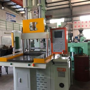 VERTICAL Standard 25 Ton Hydraulic Clamping Injection Molding Machine Vertical