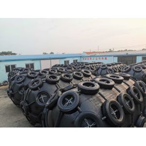 China ISO17357 Ship Marine Pneumatic Yokohama Type Fender With Chain Tyre Net on sale