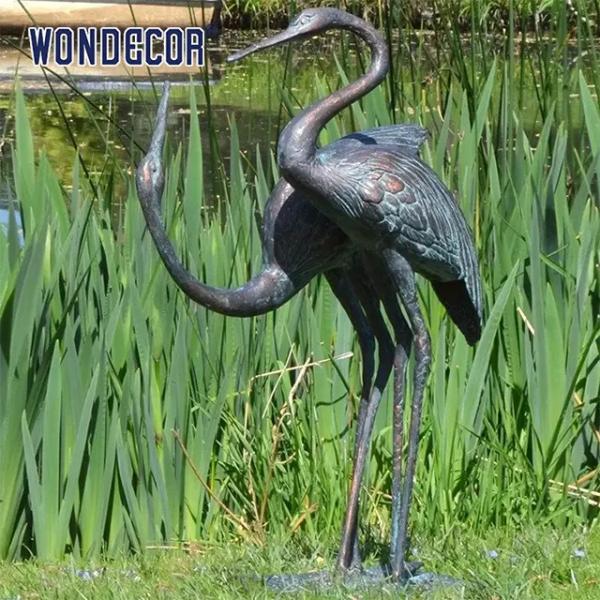 Life size outdoor garden metal bird Red-crowned crane Bronze sculpture