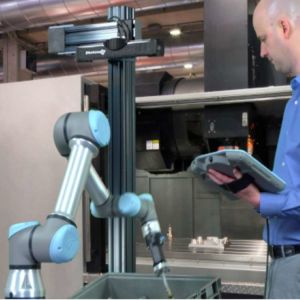 Gluing Robot Of UR5e Cobot With 6 Axis Robotic Arm For The Auto Gluing As