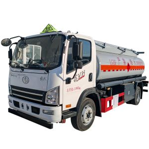 High Capacity 8000L Fuel Oil Tank Truck With Carbon Steel Tank Material