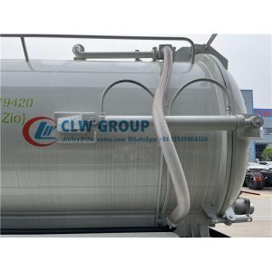 Howo 8 Tons Carbon Steel Vacuum Septic Tanker Truck