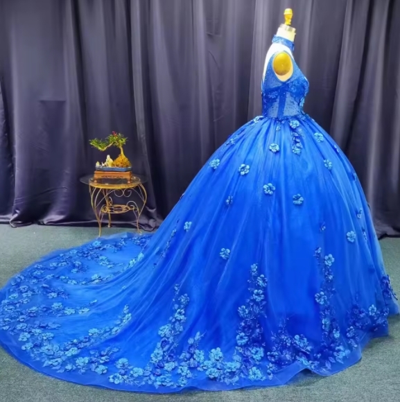 Elegant Sleeveless Two Straps Party Ball Gowns Chapel Train Appliqued Royal Blue Tulle Flower Quinceanera Dress