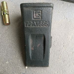 72A1695 Excavator Spare Parts Bucket Teeth For Kobelco
