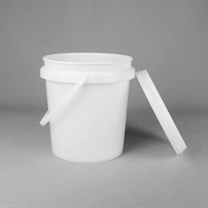 UV Rust Resistant Plastic Paint Bucket with Pouring Spout