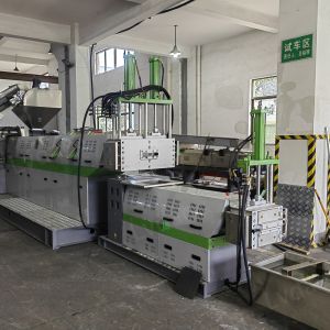 Customized PP PE Plastic Recycling Granulator Machine Line Water Cooling Two