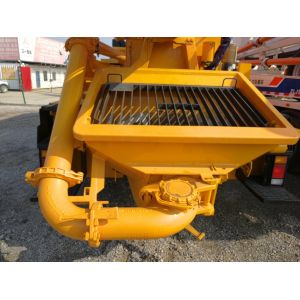 36 Meter Putzmeister Concrete Pump with Refurbished Condition and Cylinder Type