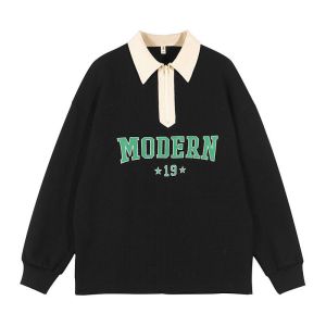 Cute Embroidered Sweatshirts 380g Customized Polyester Anti Wrinkle