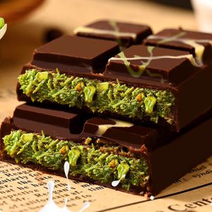 Dubai Pistachio Paste Compound Chocolate Custom Exotic Handmade Snacks Halal