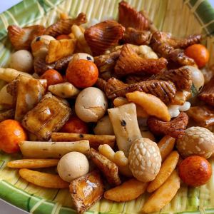 High Temperature Baking Rice Cracker Snacks Mixed Peanut Custom Service