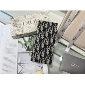 Embossed Vertical CD Christian Dior Mens Wallet Diamond Zippered