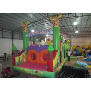 Inflatable Parcours Zoo animals Insane inflatable obstacle course sessions