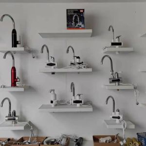 Anti Leakage Digital Control Electric Faucet 50HZ 360 Degree Rotating RoHs