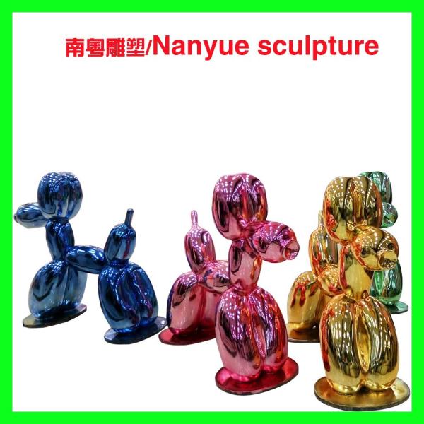 Hotel mall deco mirror effect robert dog statue as decoration in shopping market or hall center