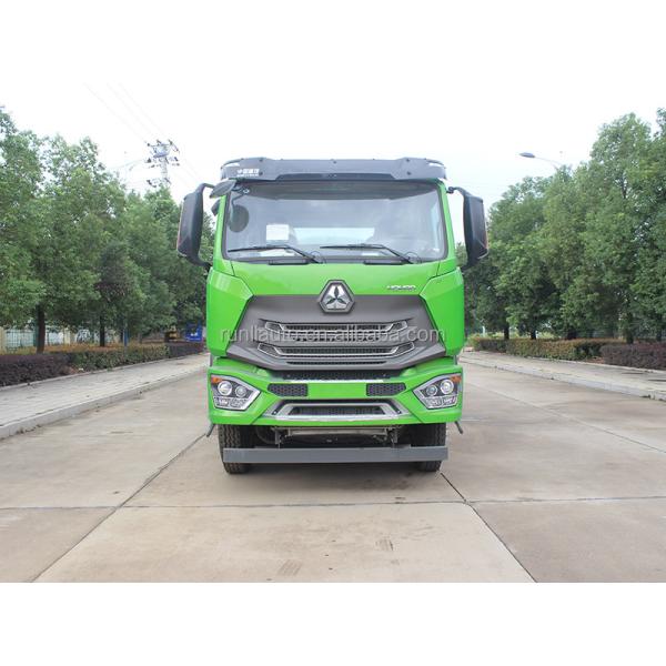 Factory Direct Price Sinotruk HOMAN 8x4 19.9cbm Water Sprinkler Tank Truck