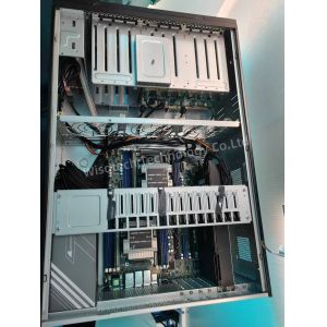 RTX5090 Two NVIDIA GeForce RTX 5090 with 32 GB of GDDR7 VRAM