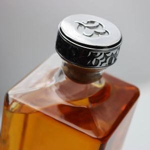 Zinc Alloy Cork Square Whiskey Bottle 700ml 21.5mm Crystal White