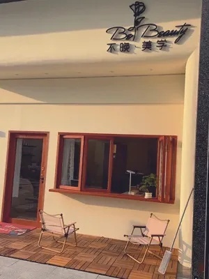 Defender Beachfront Folding Window Resisting Sand Abrasion and Saltwater