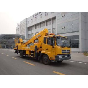 Reaching Up And Over Machinery Boom Lift Truck 3 Persons loading