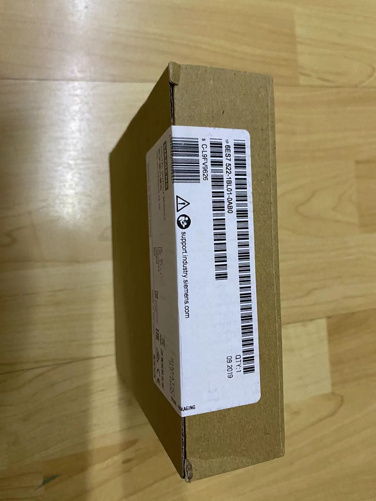 SIEMENS SIMATIC S7-1500 Digital Output Module DQ 32x24V DC 0.5A HF 32 Channels