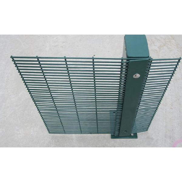 Green Plastic Coating Wire Mesh Garden Fencing 358 Security For Airport Protect