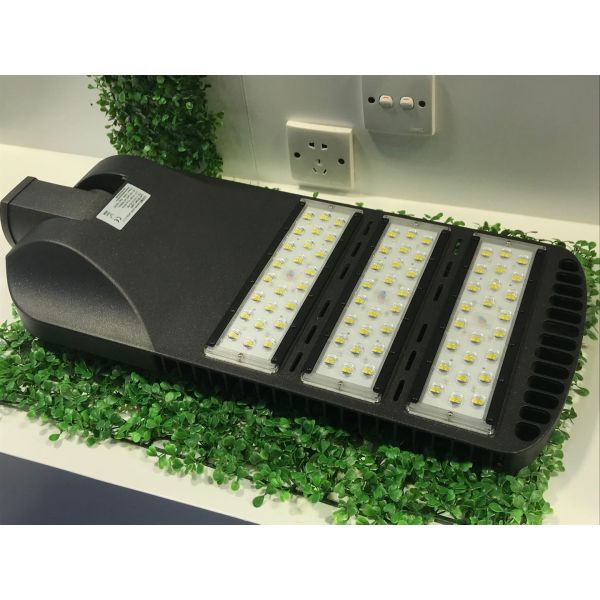 Municipal Administration LED Street Lighting IP66 24000lm Urban Road Application