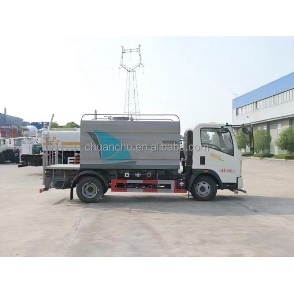 8000L Multifunctional Urban Dust Suppression Truck With Fog Cannon Spraying Manual Transmission Gross Vehicle Weight 18000