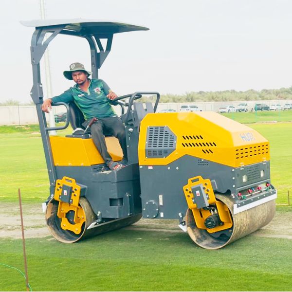 Factory High Quality 3 Ton Vibratory Mini Road Roller Compactor Machine Asphalt