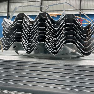 Powder Coated Highway Barrier Roadway Thrie Beam Guardrail Traffic Crash