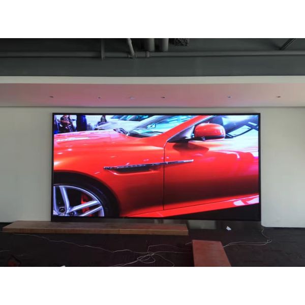 Indoor P3 P4 P5 P6 LED Curtain Wall Display Smooth Surface 2 Years Warranty