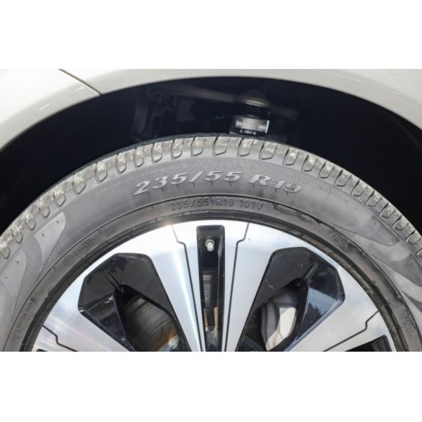 Mercedes-Benz EQC 350 4MATIC 2022 5 Door 5 Seats Medium SUV